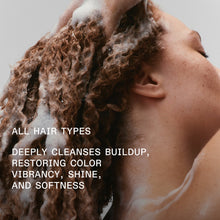Olaplex No. 4C Bond Maintenance Clarifying Shampoo 250ml — zdjęcie 4